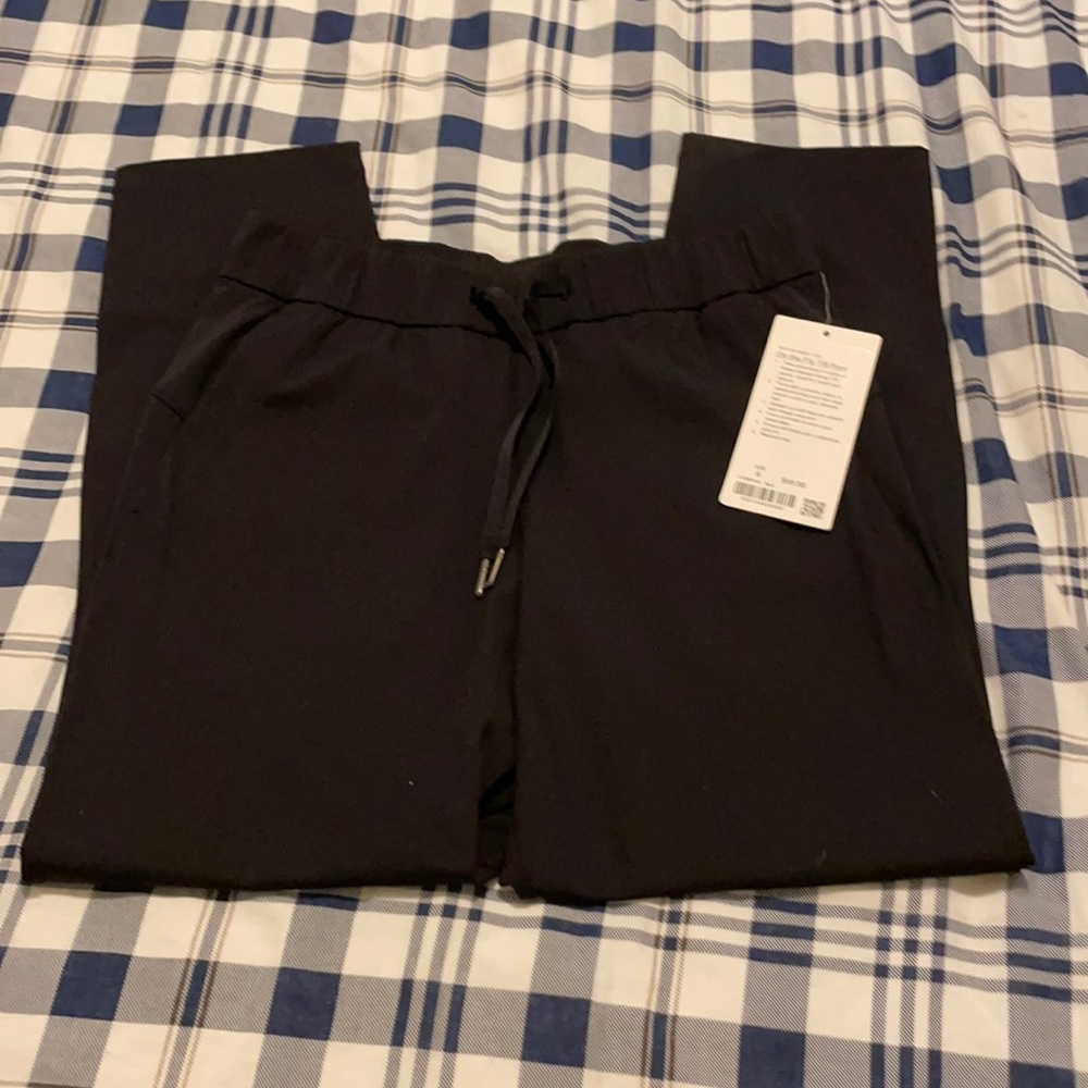 Lululemon On The Fly 7/8 Pant.